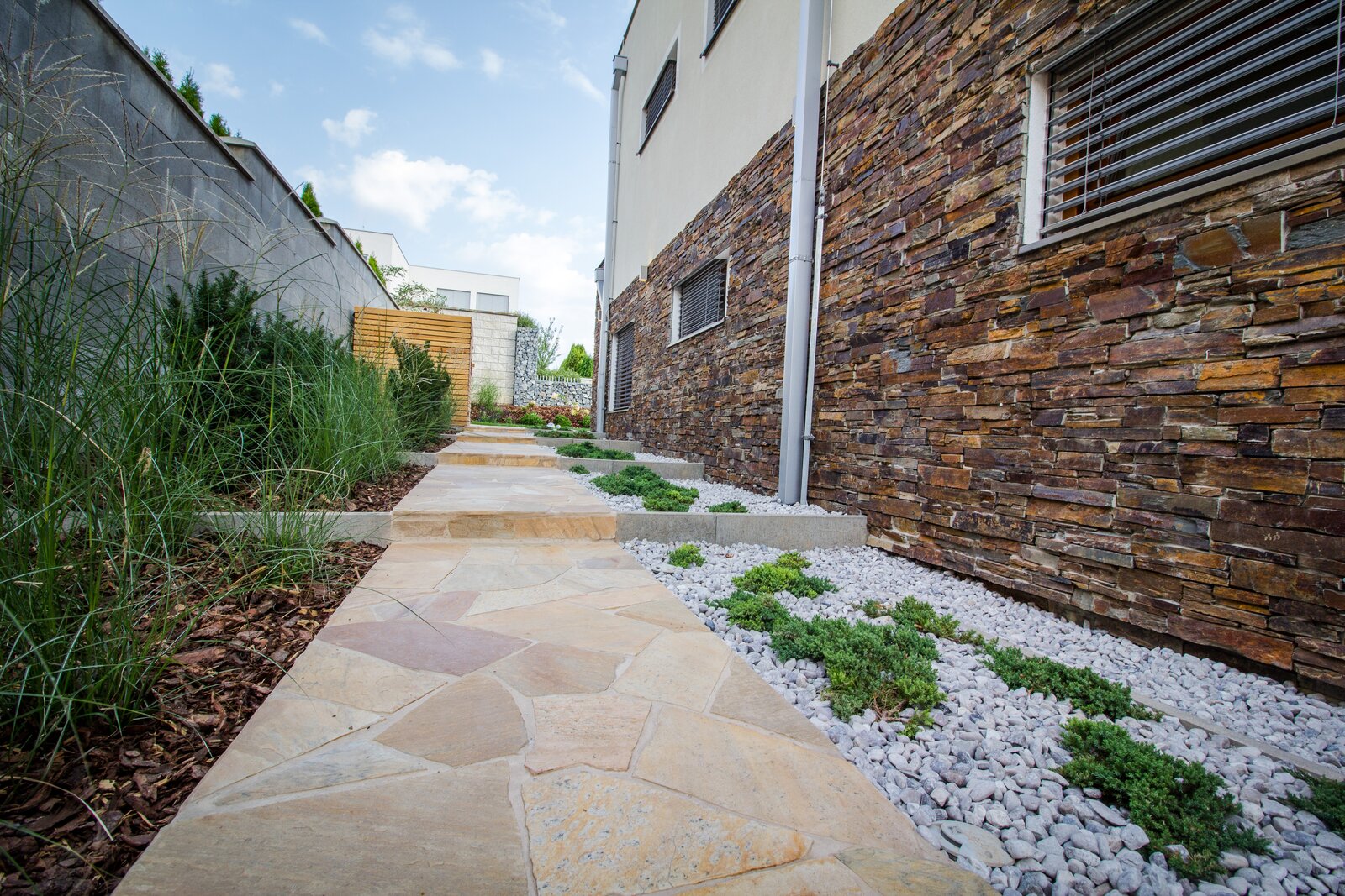 Dekstone realizace | Centrum Kaštanová